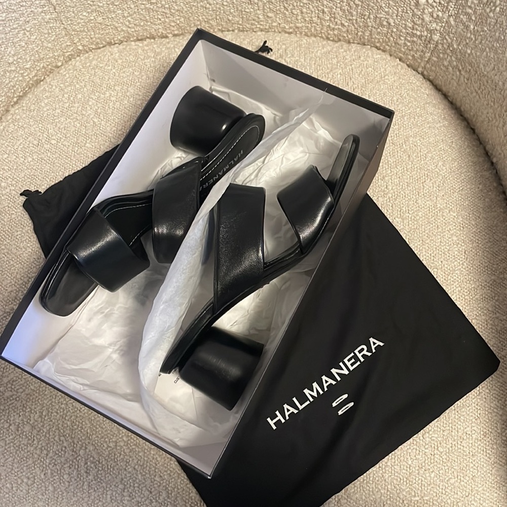 Halmanera heels